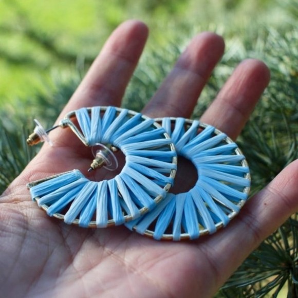 ANTHROPOLOGIE x BaubleBar Blue Boho Raffia Gold Hoop Earrings Beach Summer - Picture 6 of 9